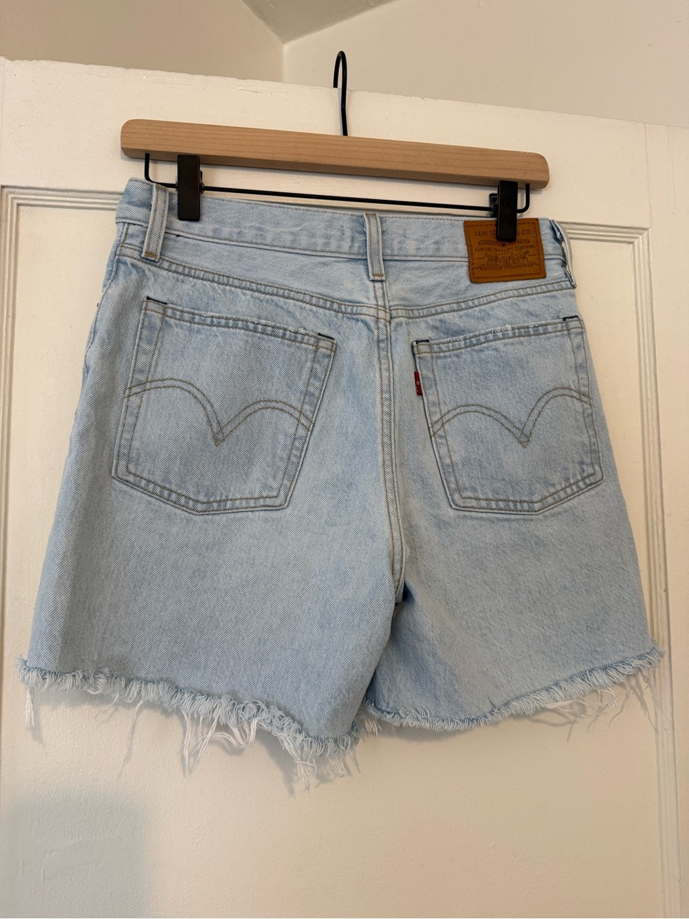 Levi’s LVC wedgie shorts frayed hem 28 light wash - Picture 3 of 6
